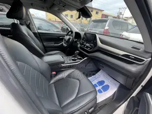 Toyota Highlander XLE 2021 White