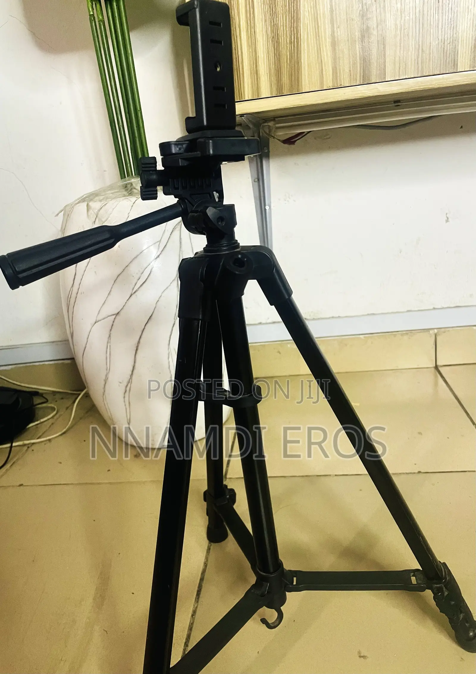 Medium Sized Tripod Stand for Phone Camera