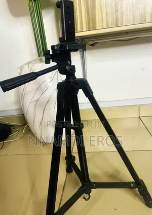 Medium Sized Tripod Stand for Phone Camera