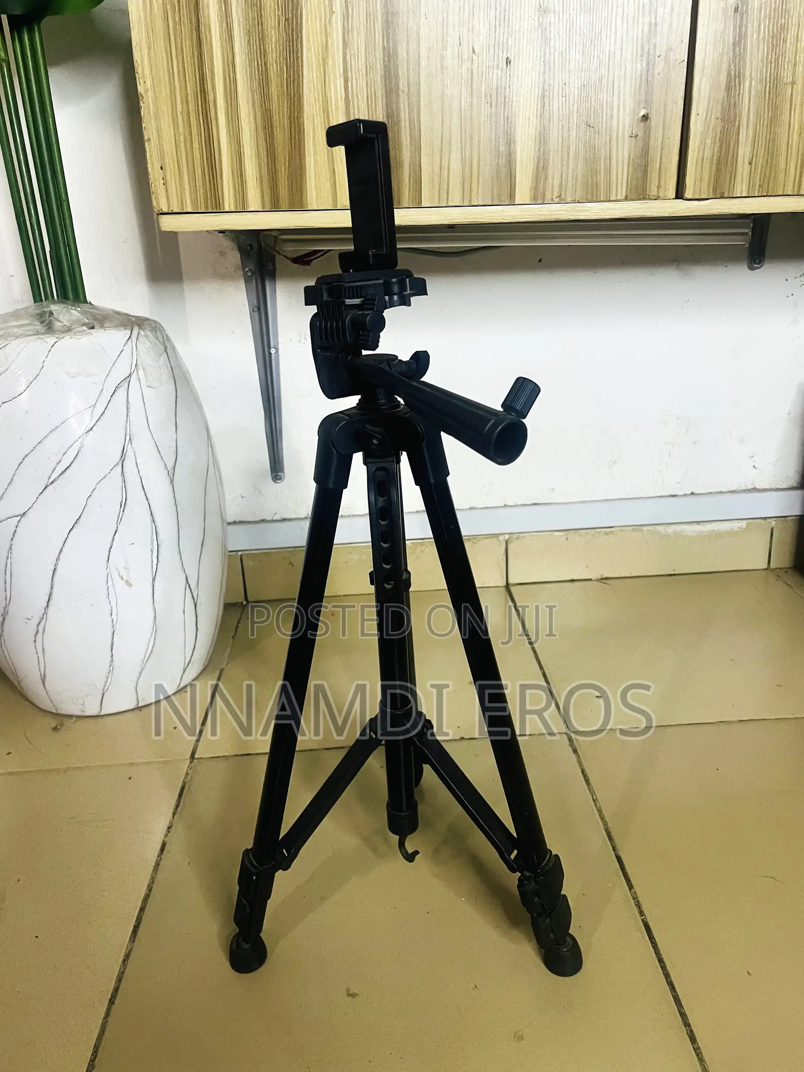 Medium Sized Tripod Stand for Phone Camera