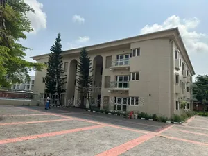 4bdrm Apartment in Banana Island for rent