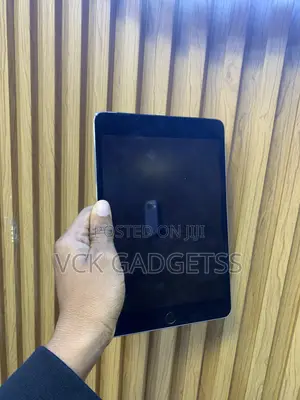 Apple iPad mini 4 64 GB Silver