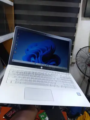 Laptop HP Pavilion 15-cs3063cl 8GB Intel Core i5 SSD 256GB