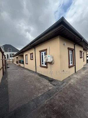 3bdrm Apartment in Okebadan Estate, Bodija for rent