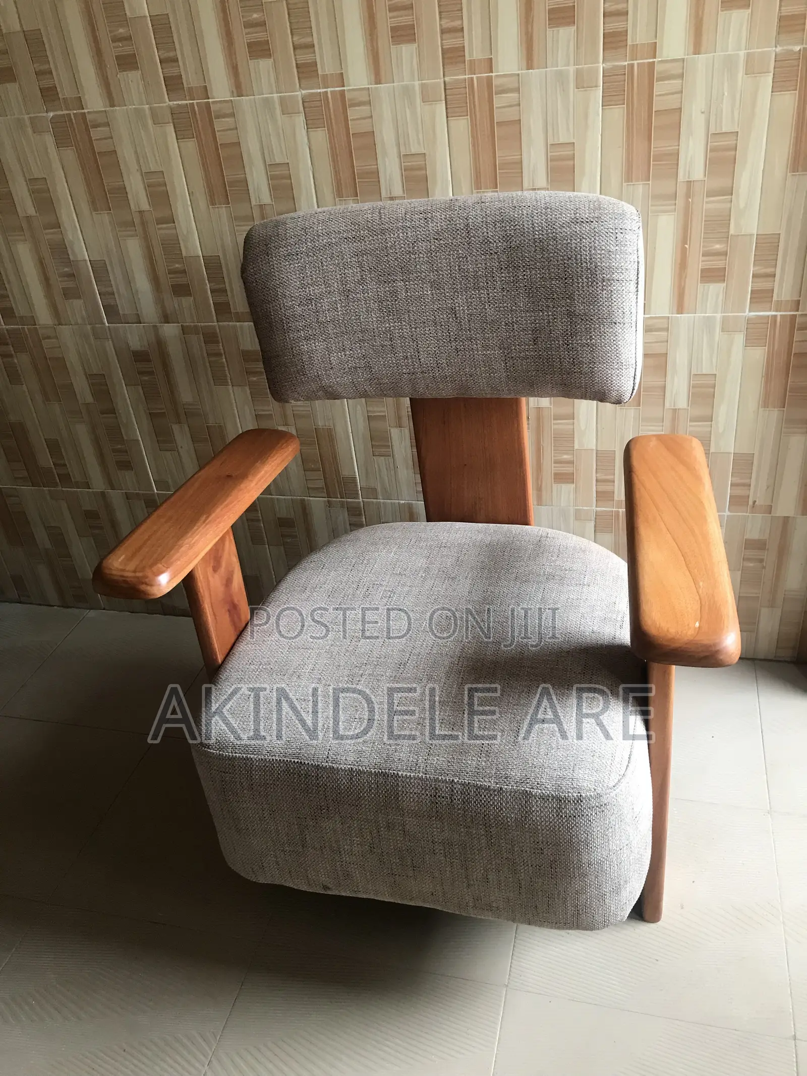 Single Chair
