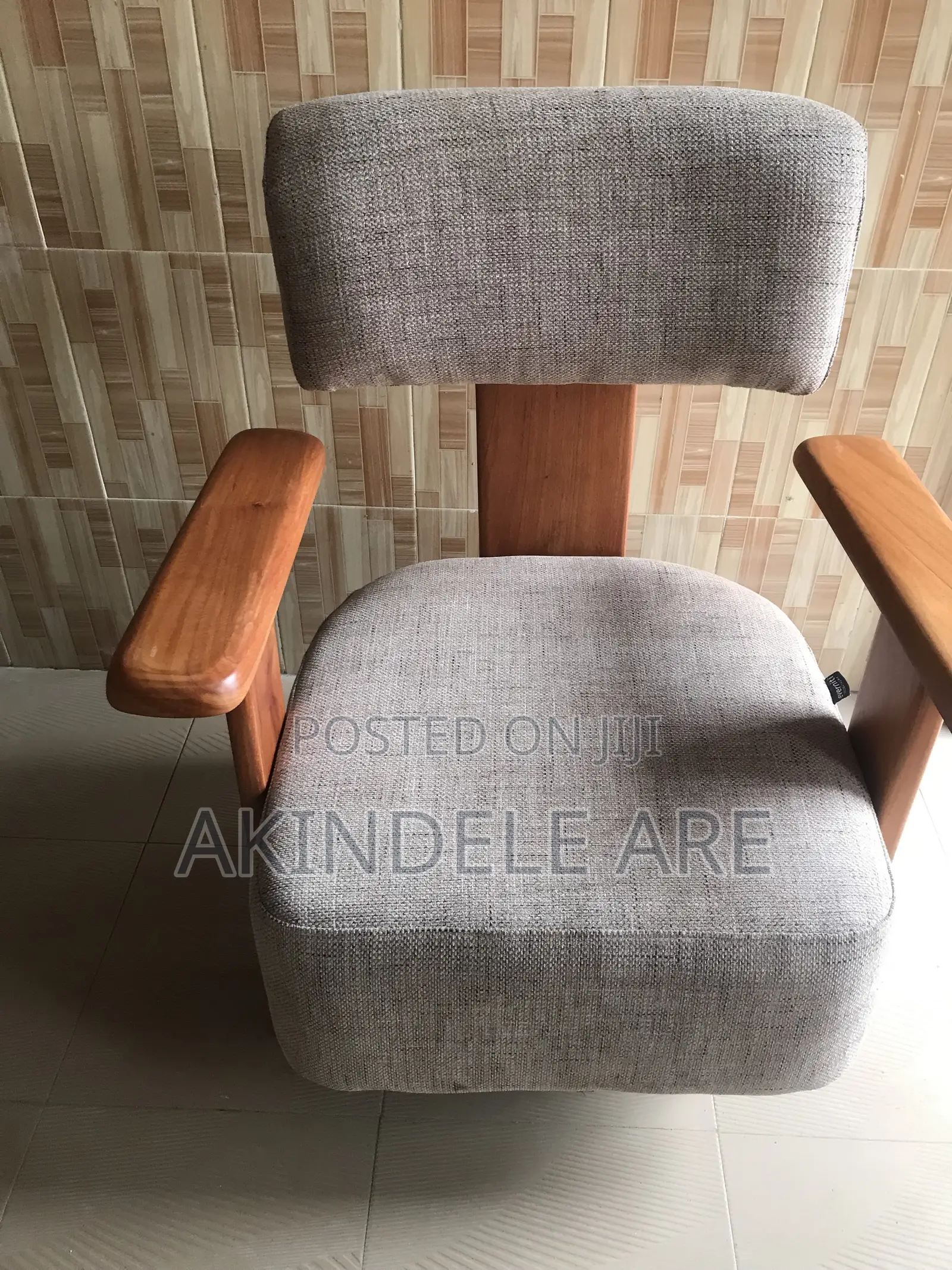 Single Chair