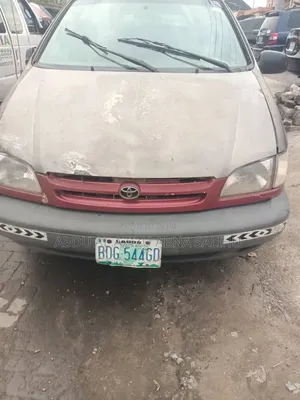 Toyota Sienna 2000 Brown