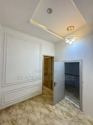 Mini Flat in Harris Drive Vgc for rent