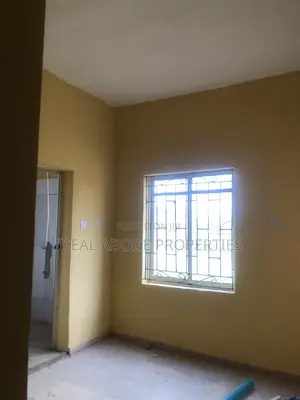 3bdrm Apartment in Victory Road, Obafemi-Owode for rent
