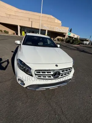 Mercedes-Benz GLA 250 2018 White