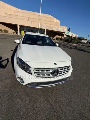 Mercedes-Benz GLA 250 2018 White