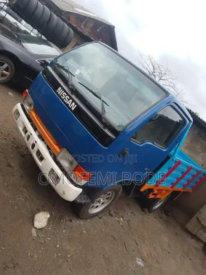 Nissan Cabstar Four Tyres With Big Bucket Petrol Truck