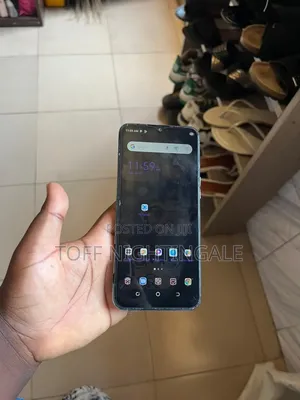 Tecno Spark 8 64 GB Blue
