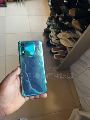 Tecno Spark 8 64 GB Blue