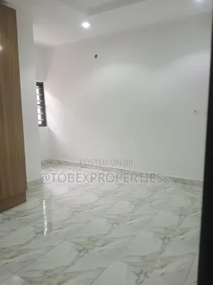 2bdrm Block of Flats in City College, Karu for rent