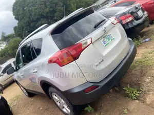 Toyota RAV4 LE 4dr SUV (2.5L 4cyl 6A) 2015 Gray