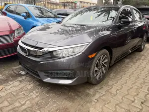 Honda Civic EX Hatchback 2018 Gray