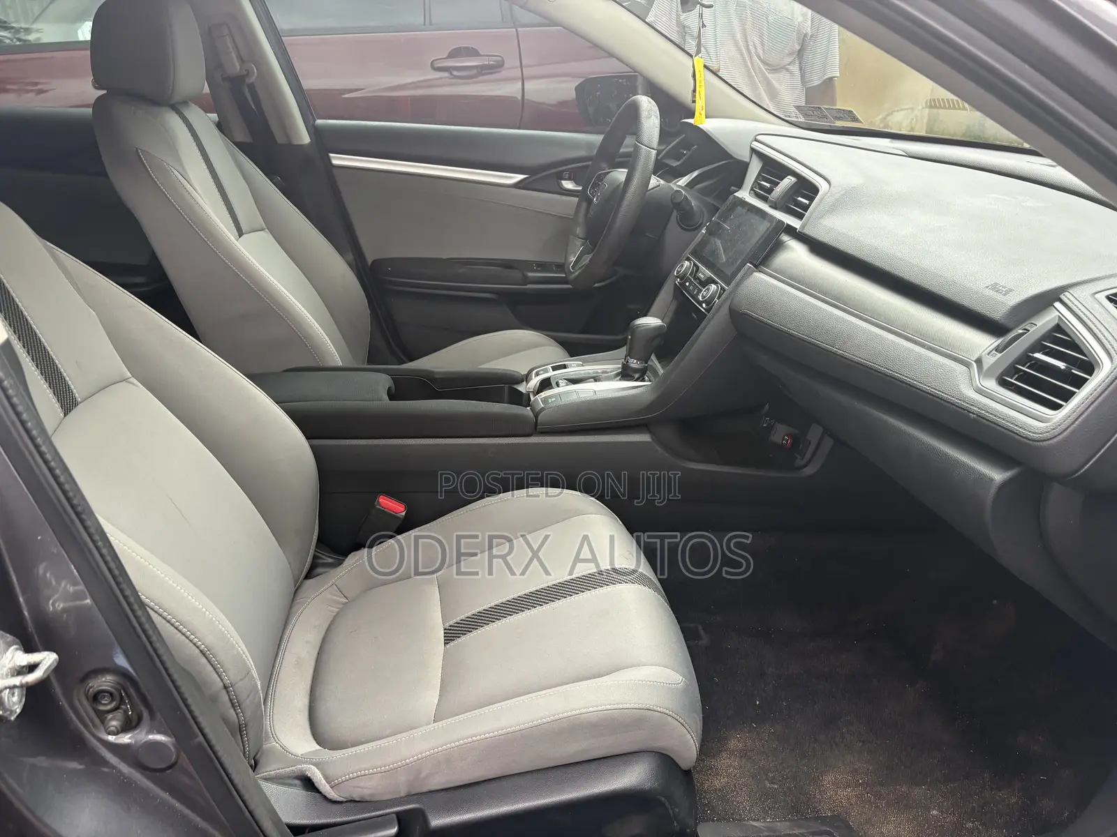 Honda Civic EX Hatchback 2018 Gray