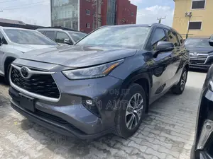 Toyota Highlander XLE FWD 2020 Gray