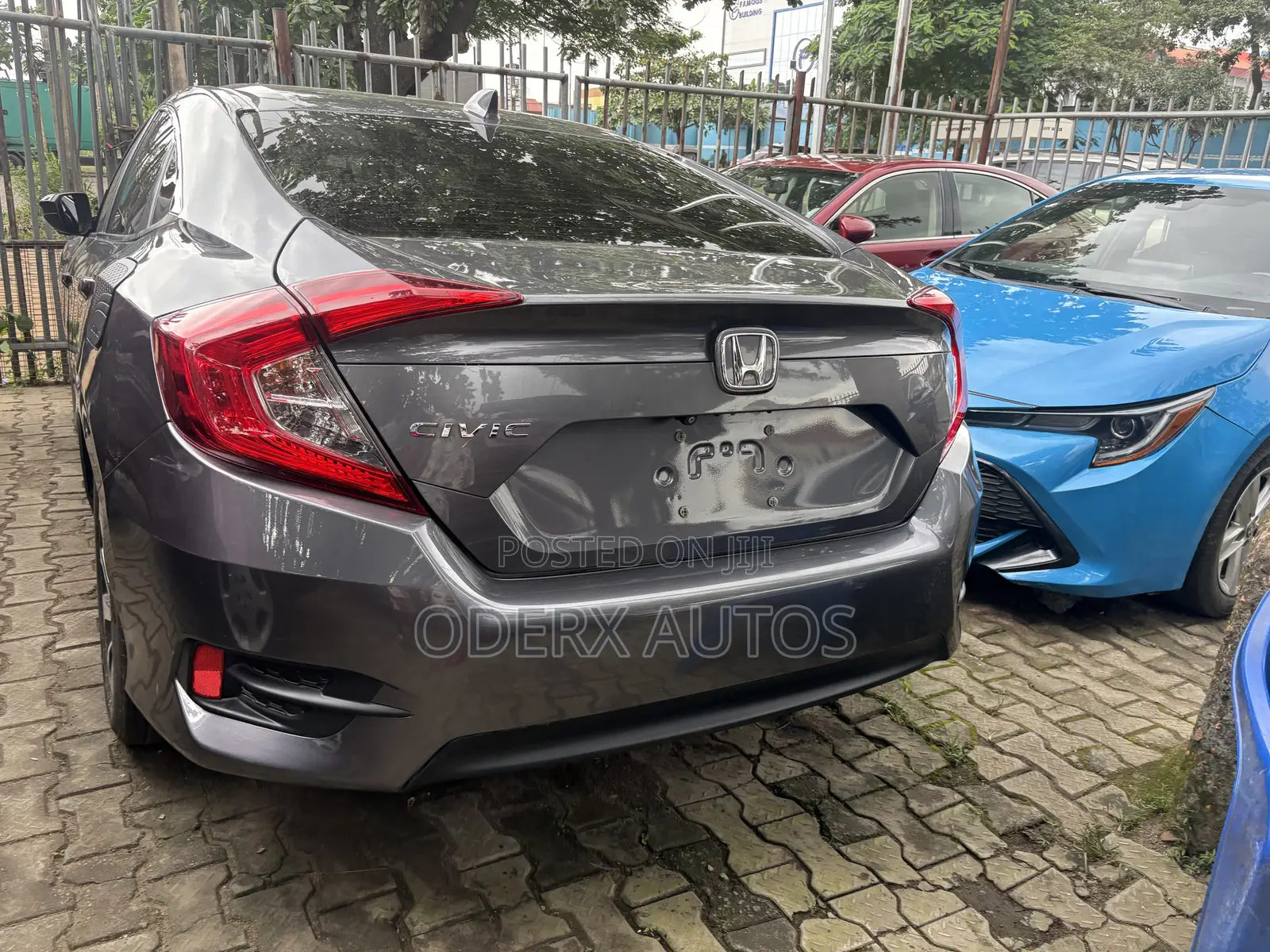 Honda Civic EX Hatchback 2018 Gray