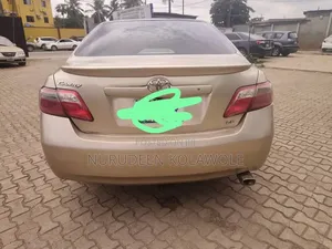 Toyota Camry LE 4dr Sedan (2.4L 4cyl 5A) 2008 Gold