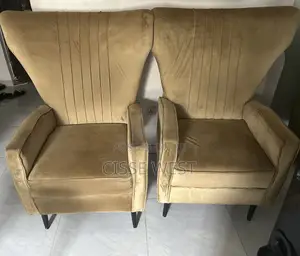 2 Used Accent Chair and 2 Center Rugs