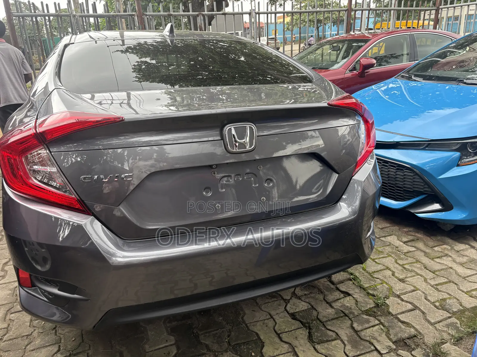 Honda Civic EX Hatchback 2018 Gray