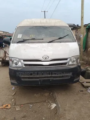 Toyota HiAce 2015 White
