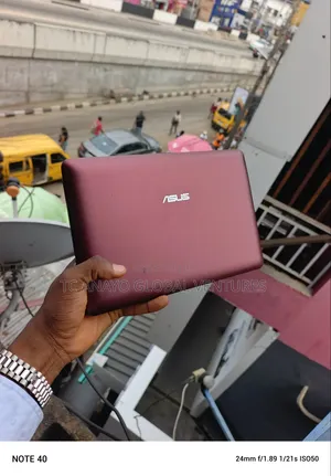 Laptop Asus Eee PC 1015PX 2GB Intel Atom HDD 160GB