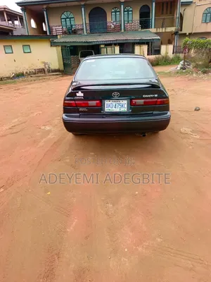 Toyota Camry 2000 Green