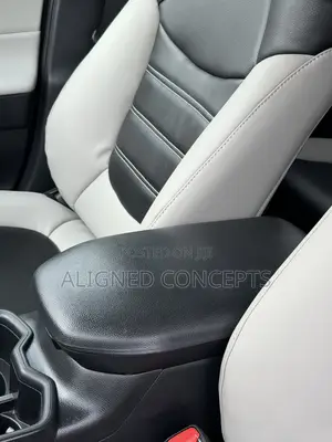 Toyota RAV4 XLE 2022 Black