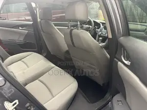 Honda Civic EX Hatchback 2018 Gray
