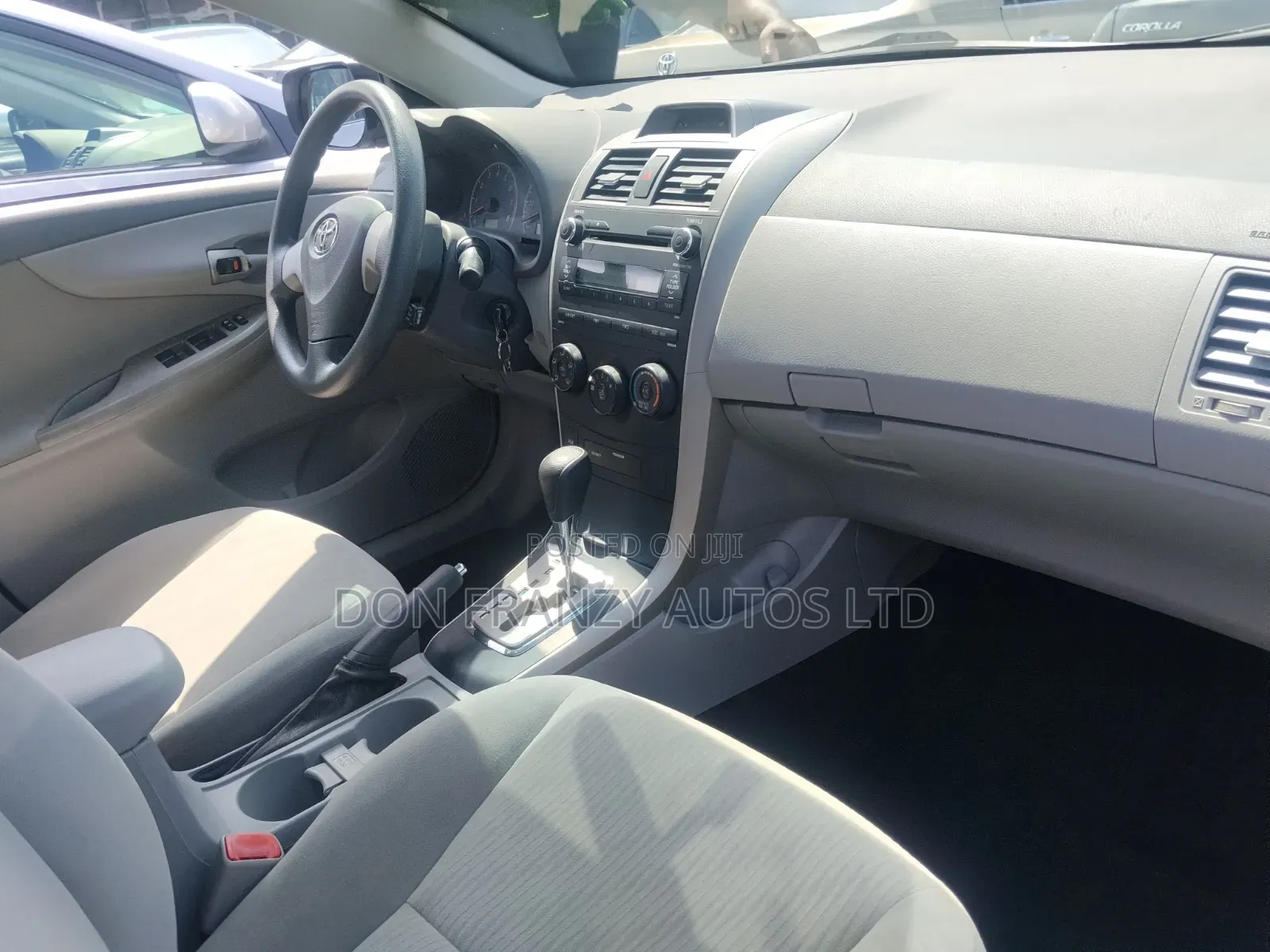 Toyota Corolla 2010 Silver