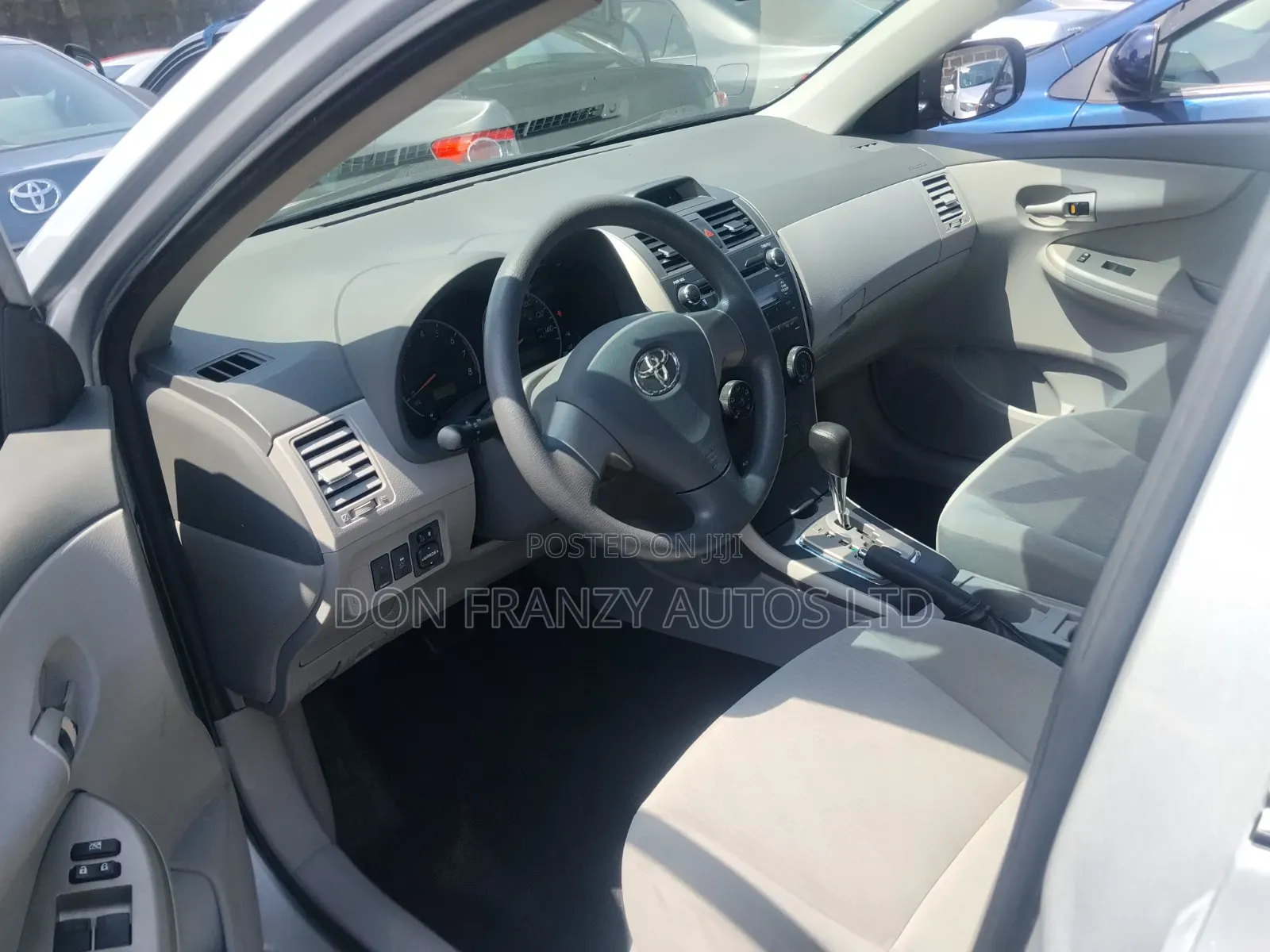 Toyota Corolla 2010 Silver