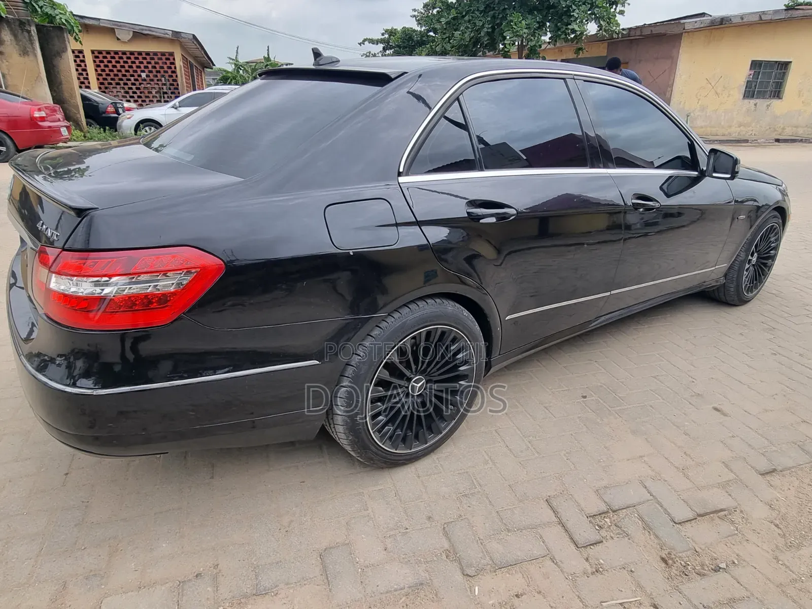Mercedes-Benz E350 2011 Black