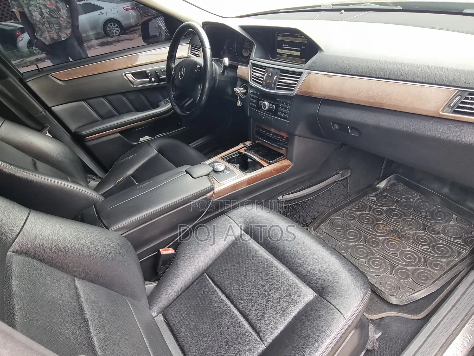Mercedes-Benz E350 2011 Black