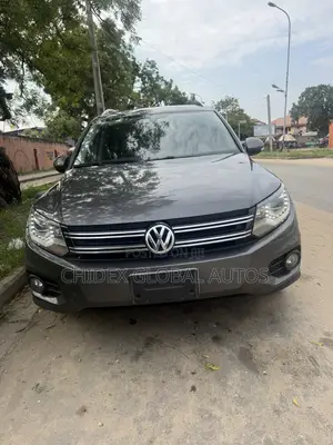 Volkswagen Tiguan R-Line 4Motion 4dr SUV AWD (2.0L 4cyl Turbo 6A) 2014