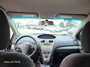Toyota Yaris 2009 Gray
