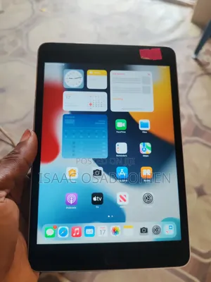 Apple iPad mini 4 16 GB Black