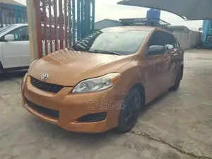 Toyota Matrix 2010 Gold