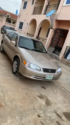 Toyota Camry Automatic 1998 Gold