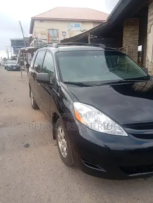 Toyota Sienna CE AWD 2009 Black
