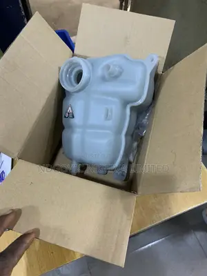 2021 Mercedes-Benz Gla 250 Coolant Expansion Tank