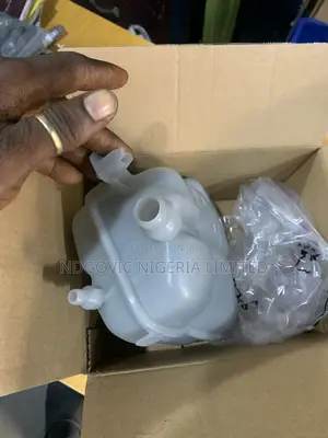 2021 Mercedes-Benz Gla 250 Coolant Expansion Tank