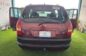 Opel Zafira 1999 Red