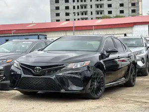 Toyota Camry SE (2.5L 4cyl 8A) 2019 Black