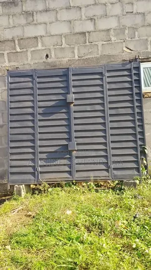 8x8 Iron Container