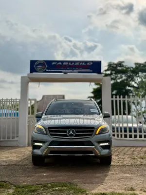 Mercedes-Benz M Class ML 550 4Matic 2012 Gray