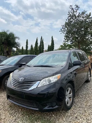 Toyota Sienna 2015 Black