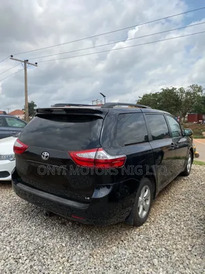Toyota Sienna 2015 Black